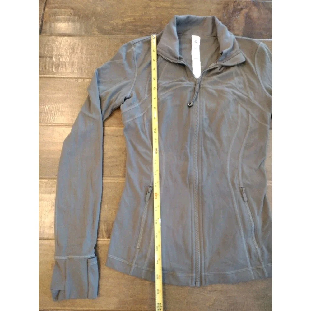 LULULEMON Women's full zip Define Jacket olive green - size 4 ($118 Retail)